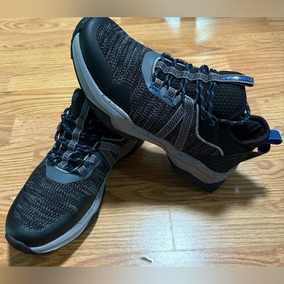 Territory size 8.5 Black and Gray Athletic Sneakers new without tags and box - Picture 1 of 7
